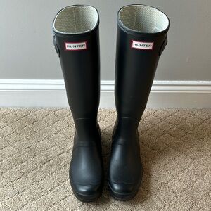 HUNTER Black Tall Rainboots for Women size 8